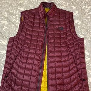Men North Face vest